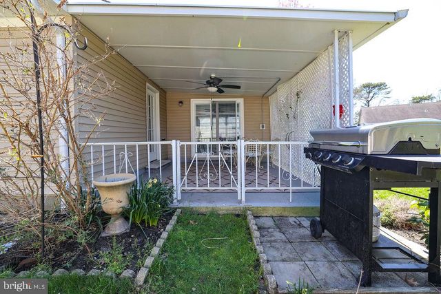 113 PINE OAK BLVD, Barnegat, NJ 08005