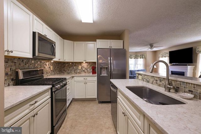 113 PINE OAK BLVD, Barnegat, NJ 08005