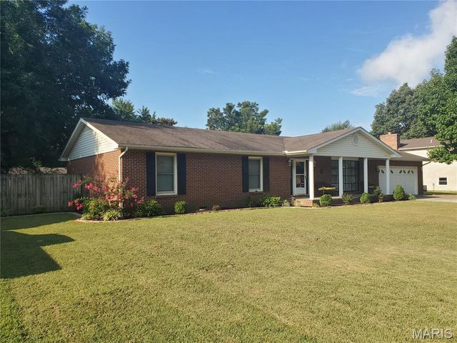 123 Holmes Drive, Sikeston, MO 63801