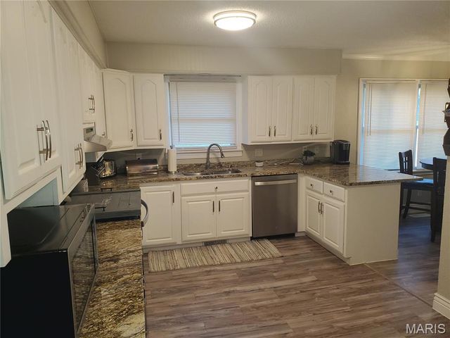 123 Holmes Drive, Sikeston, MO 63801