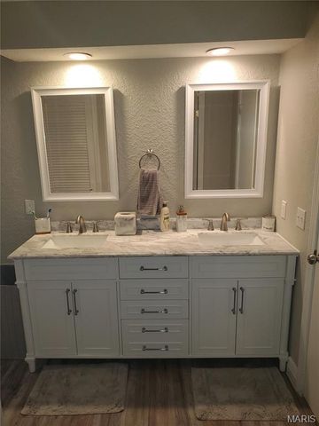 123 Holmes Drive, Sikeston, MO 63801