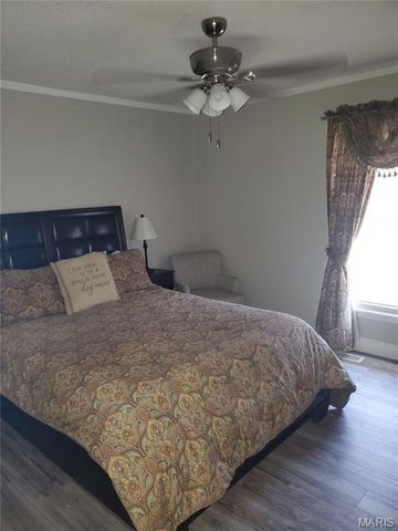 123 Holmes Drive, Sikeston, MO 63801