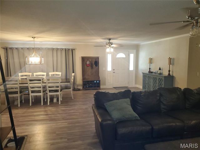 123 Holmes Drive, Sikeston, MO 63801