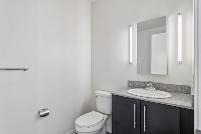 3801 San Pablo Ave 303, Emeryville, CA 94608