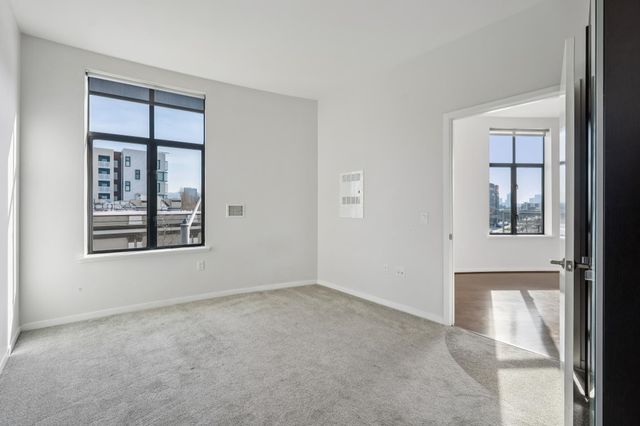 3801 San Pablo Ave 303, Emeryville, CA 94608