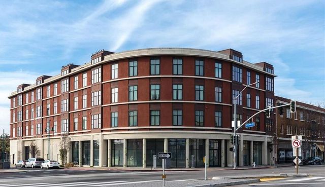 3801 San Pablo Ave 303, Emeryville, CA 94608