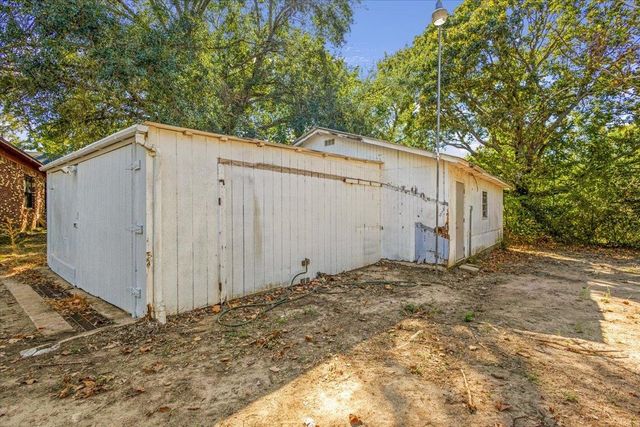 11906 Lakeway Drive, Tyler, TX 75704