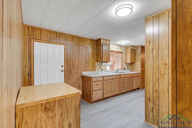 11906 Lakeway Drive, Tyler, TX 75704