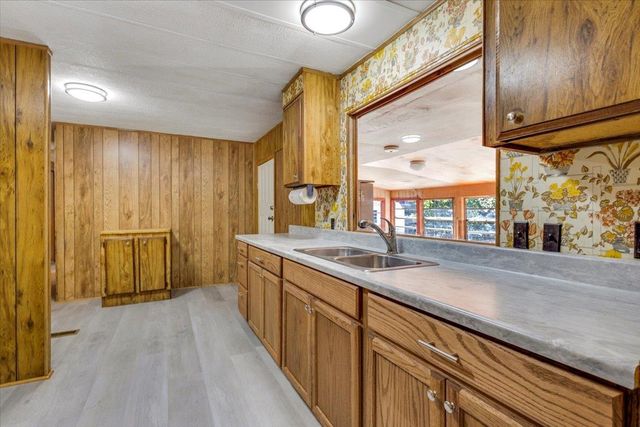 11906 Lakeway Drive, Tyler, TX 75704