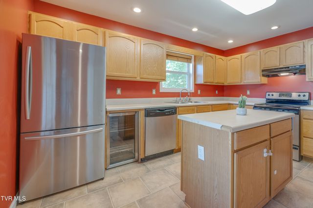 154 Sycamore Street, Erwin, TN 37650