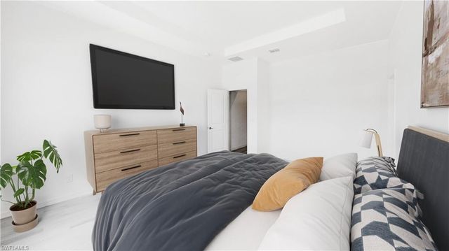 3122 Juniper WAY, Naples, FL 34112