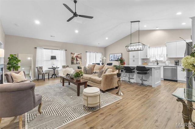 617 Dogwood Lane, Farmington, MO 63640