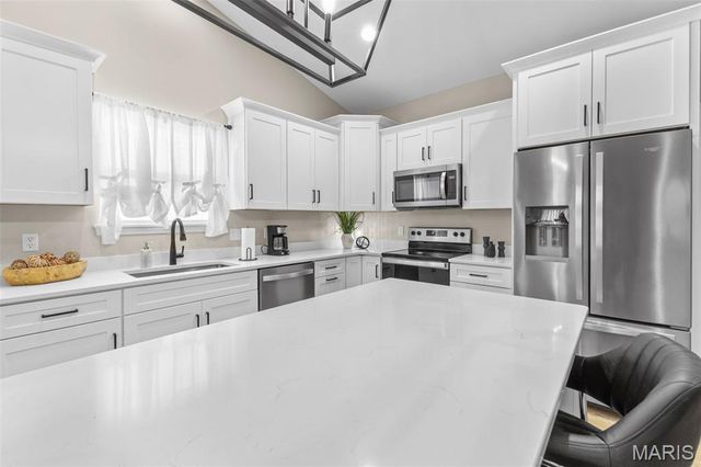 617 Dogwood Lane, Farmington, MO 63640