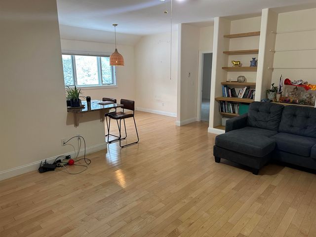 18 Kirby Road, South Burlington, VT 05403