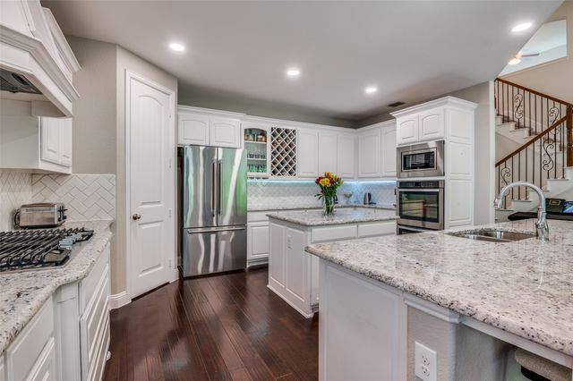 601 Pine Island Circle, Mansfield, TX 76063