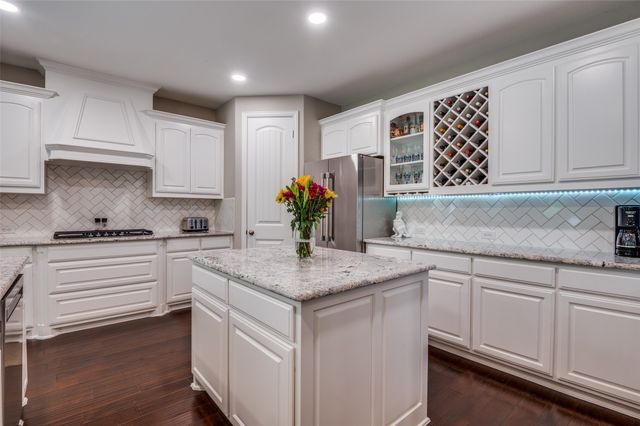 601 Pine Island Circle, Mansfield, TX 76063