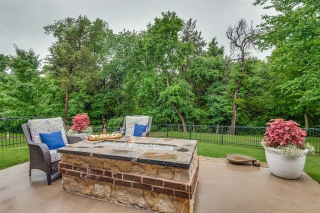 601 Pine Island Circle, Mansfield, TX 76063