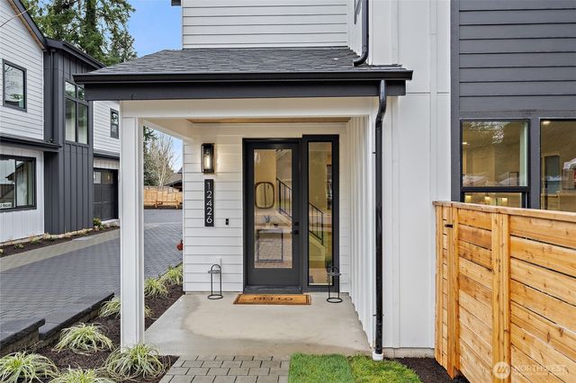 12426 NE 90th Street, Kirkland, WA 98033