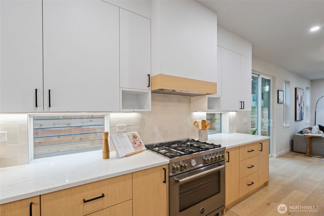 12426 NE 90th Street, Kirkland, WA 98033