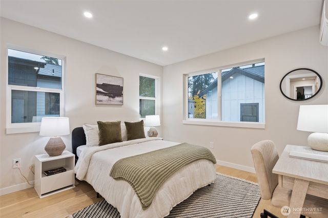 12426 NE 90th Street, Kirkland, WA 98033