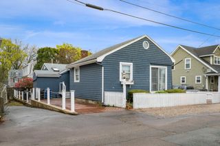 13 Roosevelt Ave, Marblehead, MA 01945