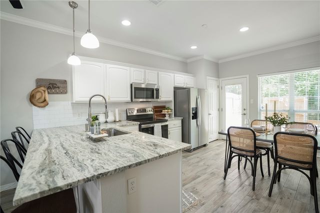 305 Holleman Drive E 1206, College Station, TX 77840