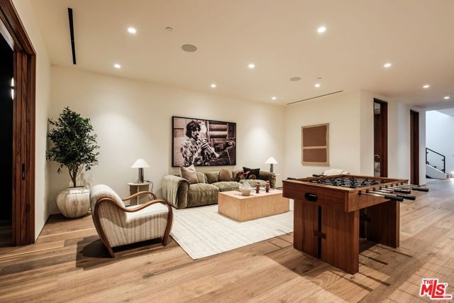317 S Wetherly Drive, Beverly Hills, CA 90211