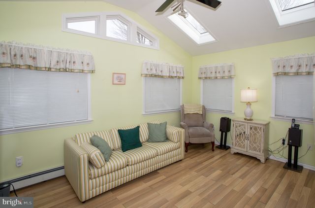 208 WHITEKIRK DR, Wilmington, DE 19808