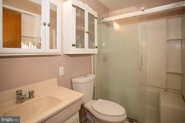 208 WHITEKIRK DR, Wilmington, DE 19808