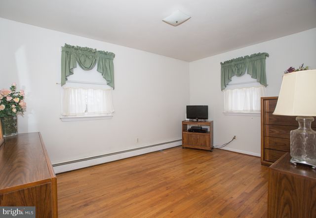 208 WHITEKIRK DR, Wilmington, DE 19808