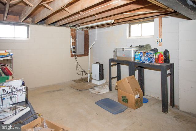 208 WHITEKIRK DR, Wilmington, DE 19808