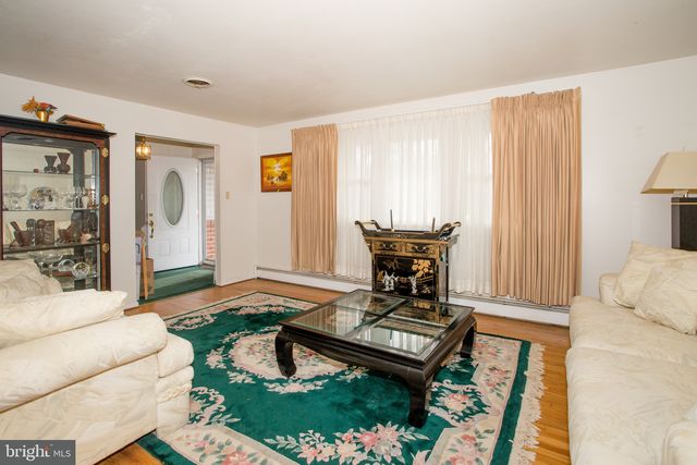 208 WHITEKIRK DR, Wilmington, DE 19808