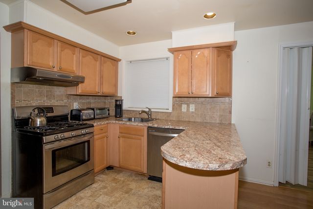 208 WHITEKIRK DR, Wilmington, DE 19808