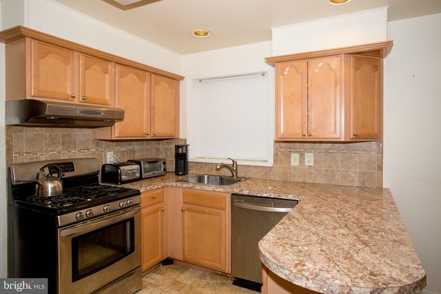 208 WHITEKIRK DR, Wilmington, DE 19808