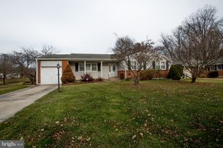 208 WHITEKIRK DR, Wilmington, DE 19808