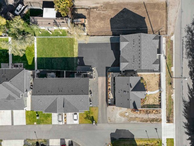 9623 E Nixon Ln, Spokane Valley, WA 99206