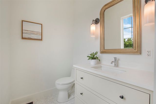 1031 Mobile Street, Dallas, TX 75208