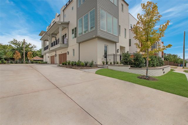1031 Mobile Street, Dallas, TX 75208