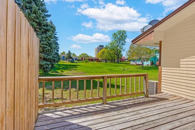522 Aurora Avenue, Saint Paul, MN 55103