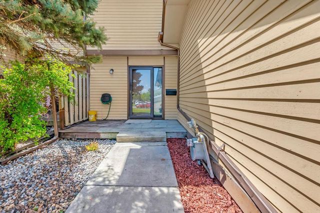 522 Aurora Avenue, Saint Paul, MN 55103