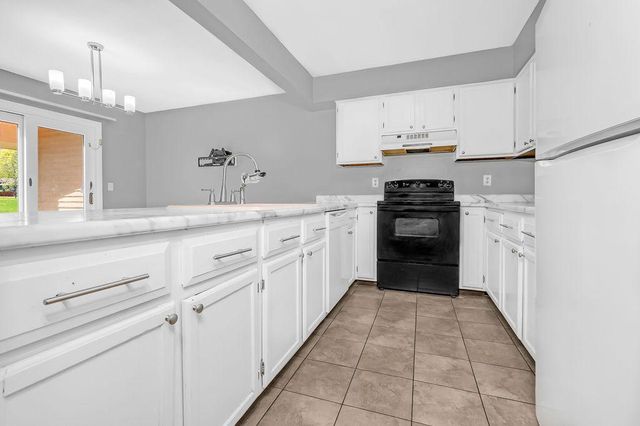 522 Aurora Avenue, Saint Paul, MN 55103
