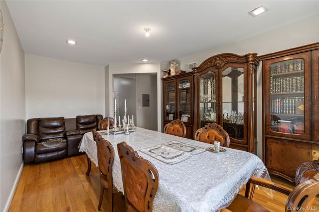 61 Blauvelt 102, Monsey, NY 10952