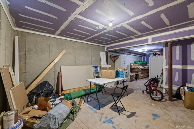 61 Blauvelt 102, Monsey, NY 10952