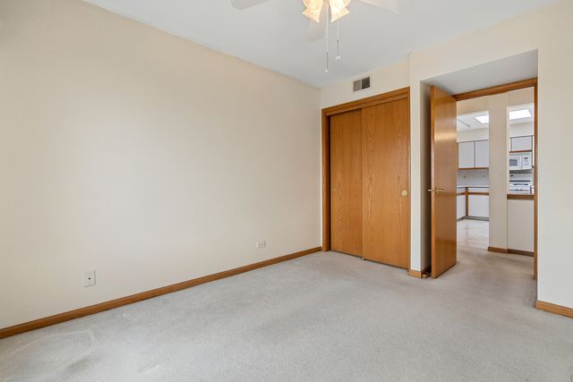 7450 N Waukegan Road 505, Niles, IL 60714