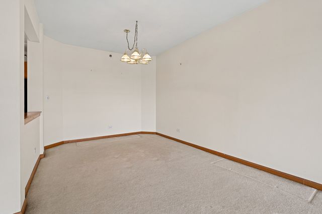 7450 N Waukegan Road 505, Niles, IL 60714