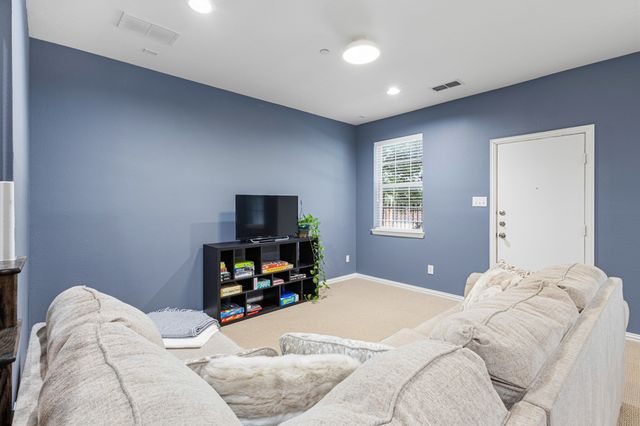 1530 Biltmore Lane, Irving, TX 75063