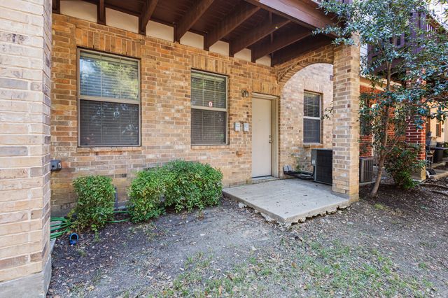 1530 Biltmore Lane, Irving, TX 75063