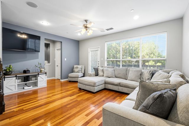 1530 Biltmore Lane, Irving, TX 75063