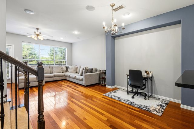 1530 Biltmore Lane, Irving, TX 75063