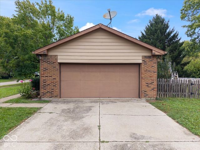 7811 Taunton Road, Indianapolis, IN 46260